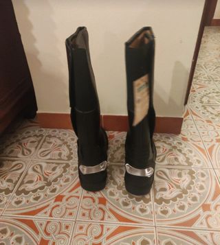 Stivali moto neri, Cambrelle

