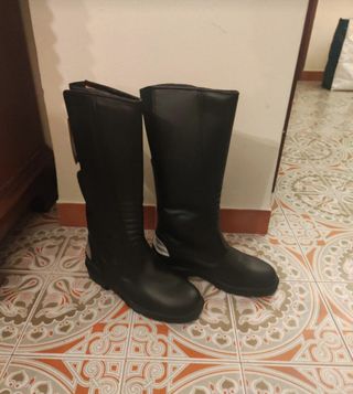 Stivali moto neri, Cambrelle
