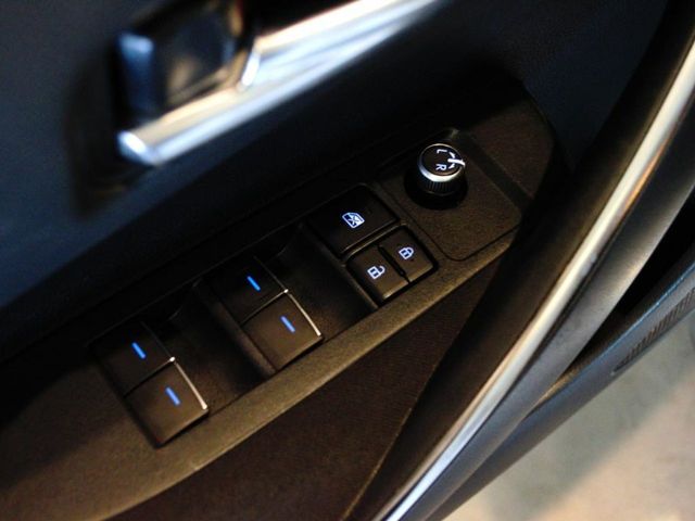Toyota Corolla 1.8 125H ACTIVE TECH E-CVT