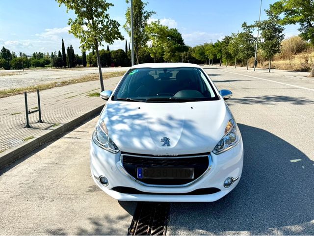Peugeot 208 5P STYLE