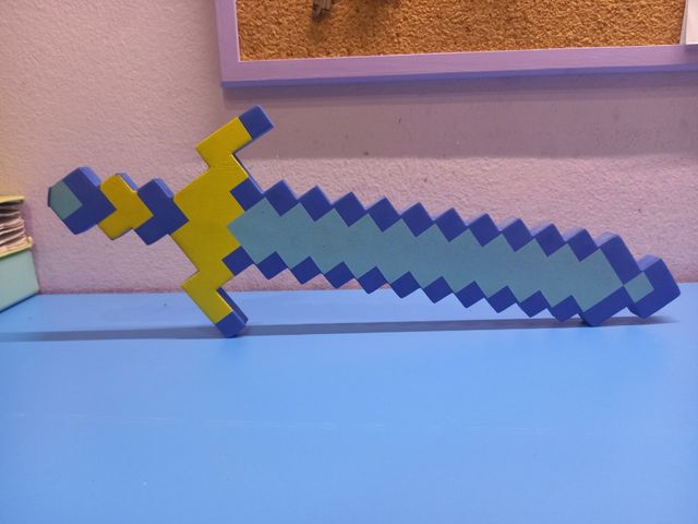 Espada tipo Minecraft de espuma