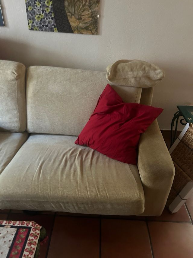 Sofá beige 2 plazas