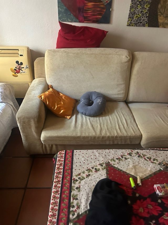 Sofá beige 2 plazas