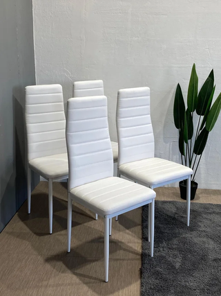4 sillas blancas NUEVAS