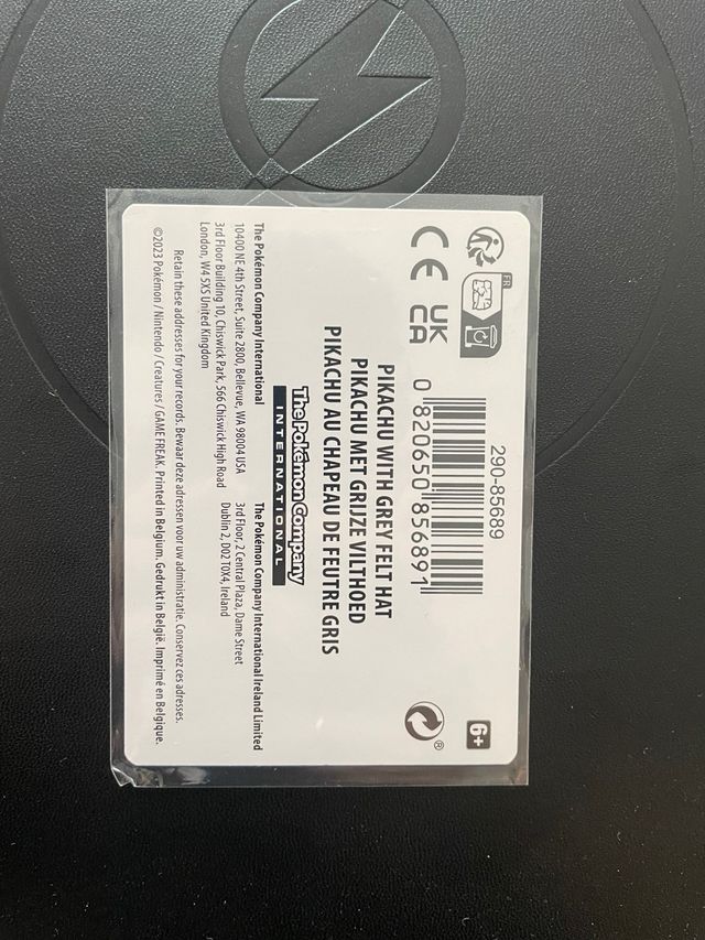 Pikachu con sombrero gris (SVP 085)