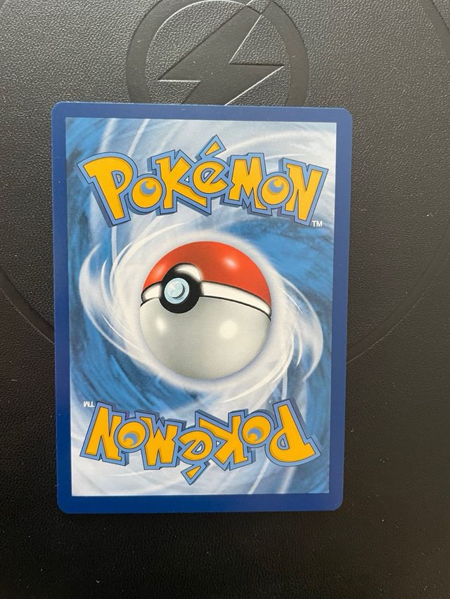 Pikachu con sombrero gris (SVP 085)