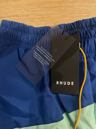 Bañadores RHUDE azules y blancos