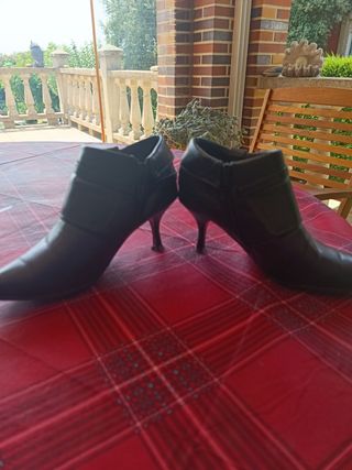 Botines negros mujer tacón