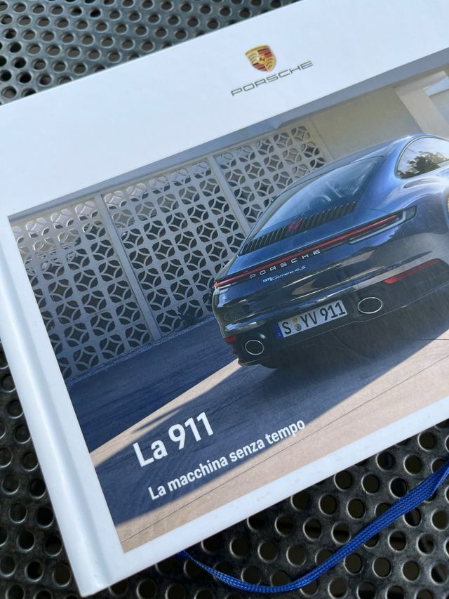 Brochure Porsche 911 (992)