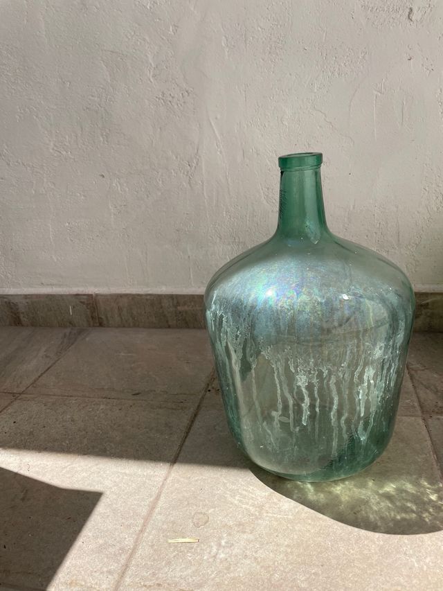 Damajuana de vidrio verde