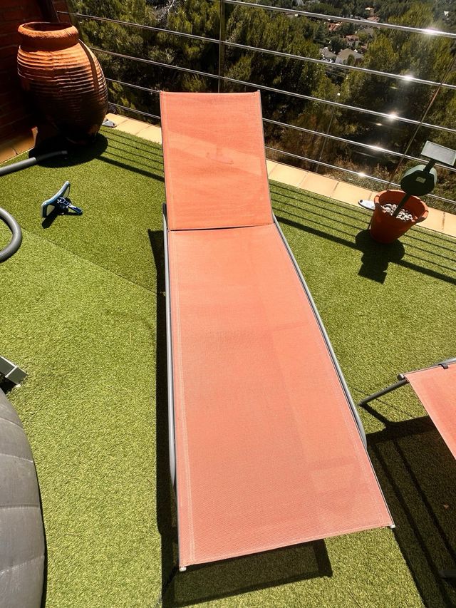 Tumbonas naranjas metalicas abatibles