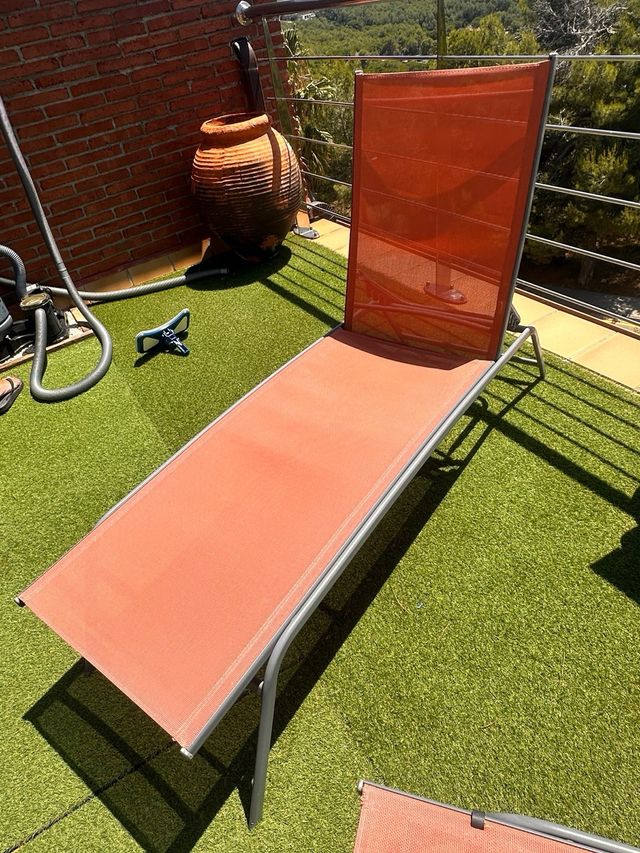 Tumbonas naranjas metalicas abatibles