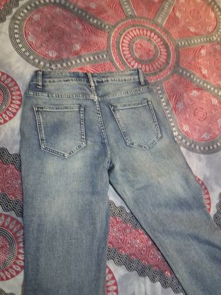 Jeans elásticos acampanados talla M  Nuevos sin es