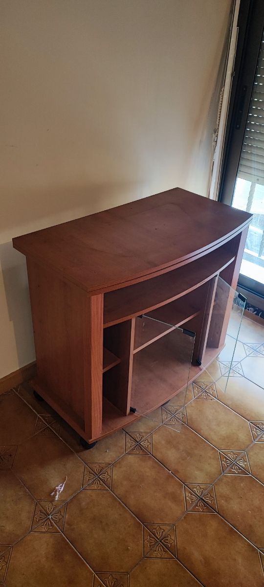 Mueble TV marrón madera-cristal