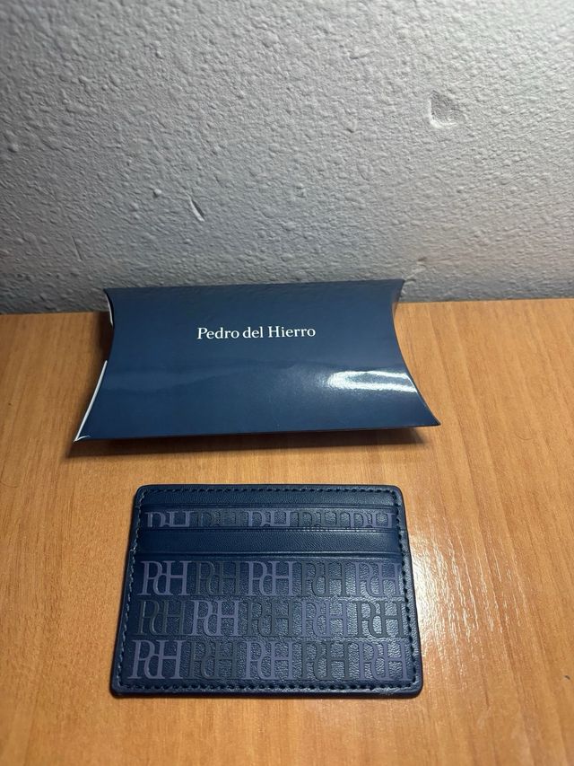 Tarjetero Pedro del Hierro Azul