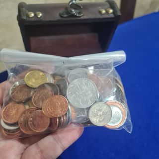 Cofanetto vintage forziere con 100 monete regalo