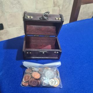 Cofanetto vintage forziere con 100 monete regalo