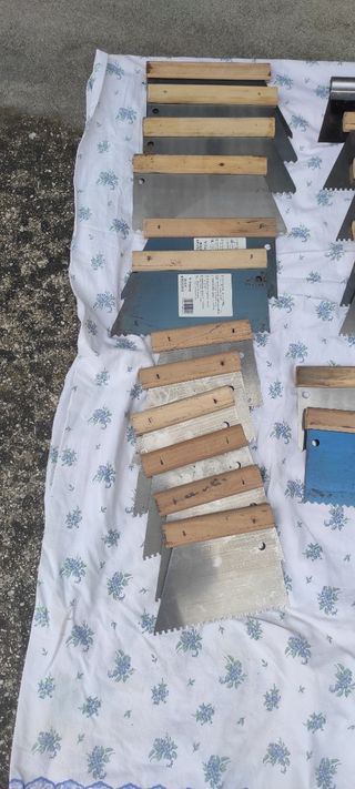 16 Spatole per piastrelle