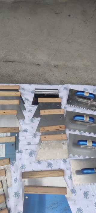 16 Spatole per piastrelle