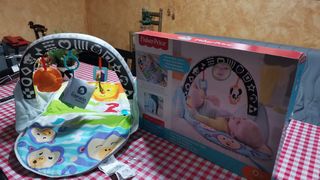 Gimnasio actividades Fisher-Price.
2 mantas 