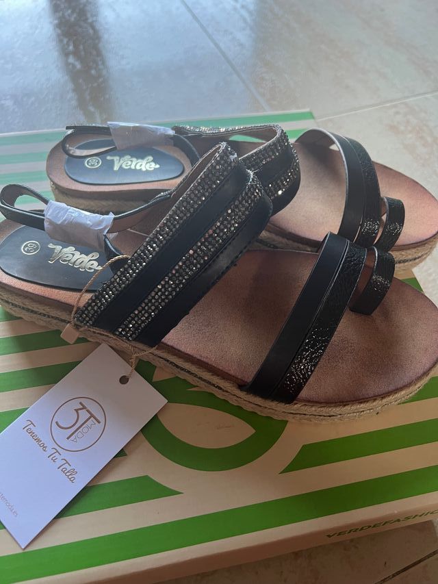 Sandalias planas negras T: 36, 37, 38, 39, 40 Y 41