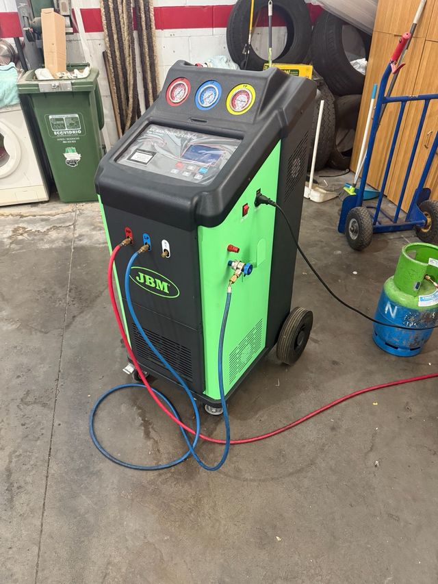 Máquina carga aire acondicionado JBM