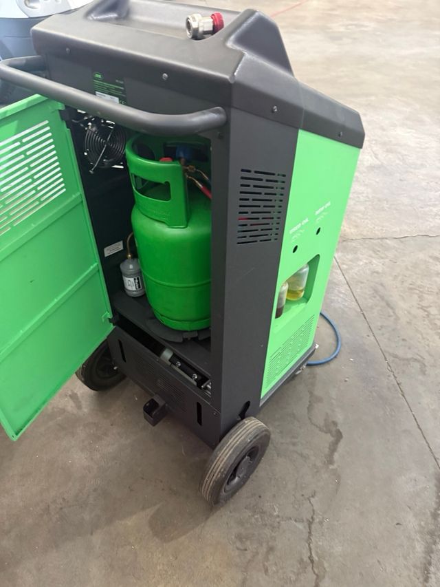 Máquina carga aire acondicionado JBM
