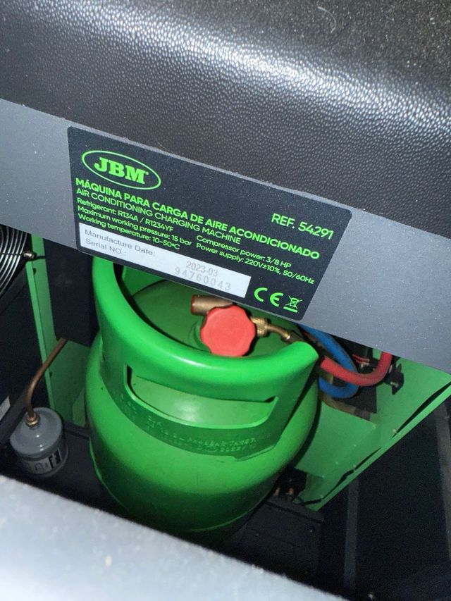 Máquina carga aire acondicionado JBM