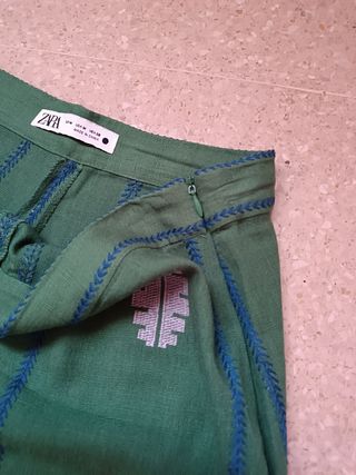 Falda bordados Zara talla M