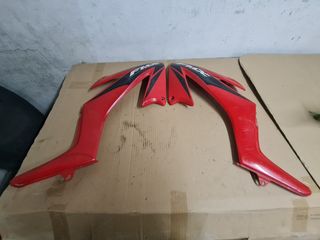 Carenado lateral FMX 650 rojo