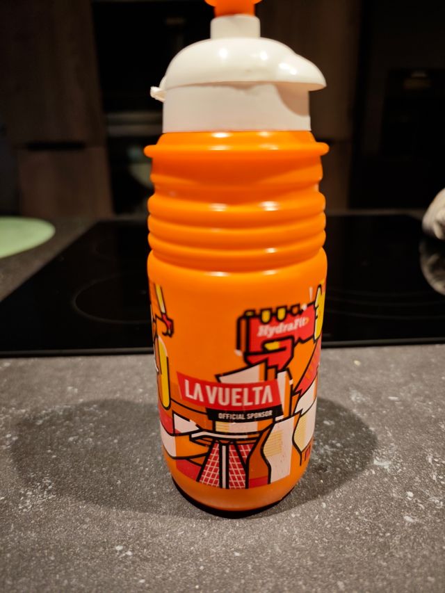 Botellín La Vuelta ciclismo