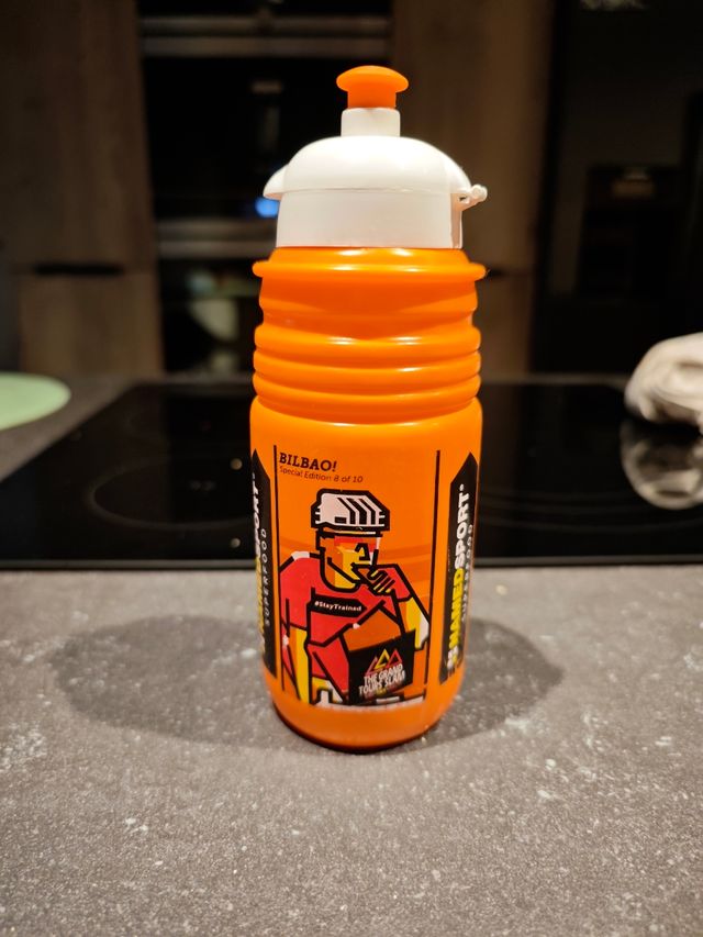 Botellín La Vuelta ciclismo