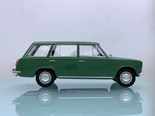 1:18 Seat 124 Familiar 1968 color Verde Triple9