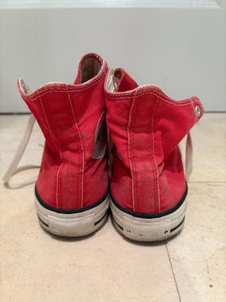 Converse rojas altas mujer