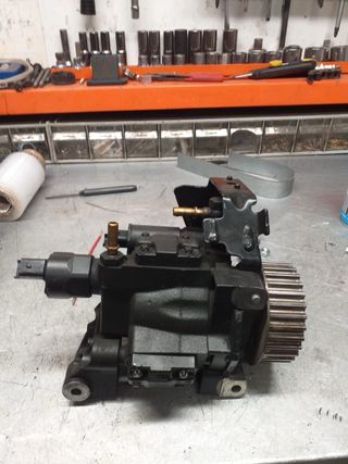 Bomba inyectora Nissan NV200