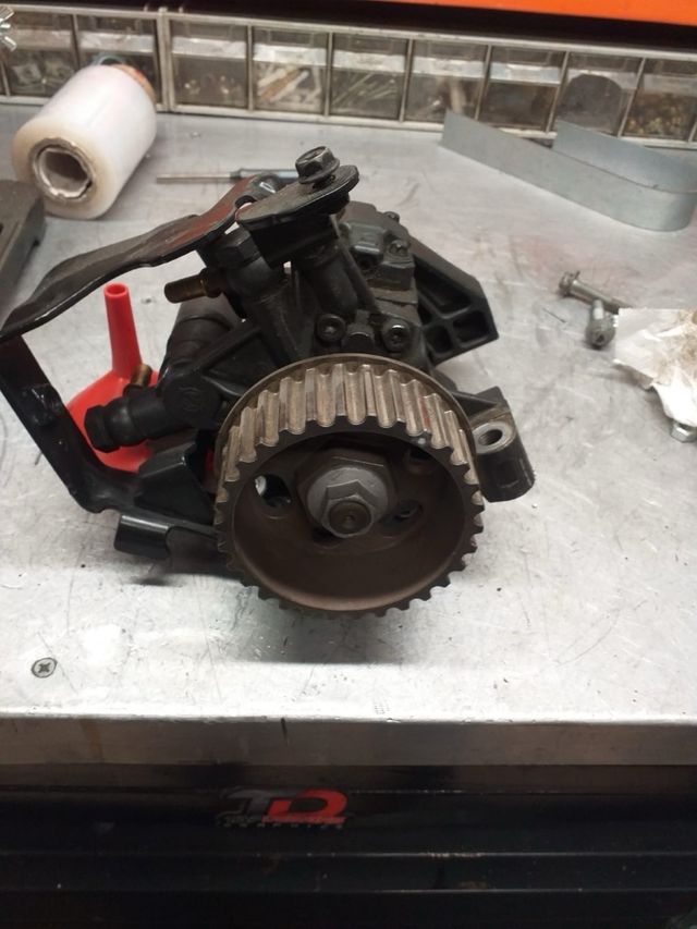 Bomba inyectora Nissan NV200