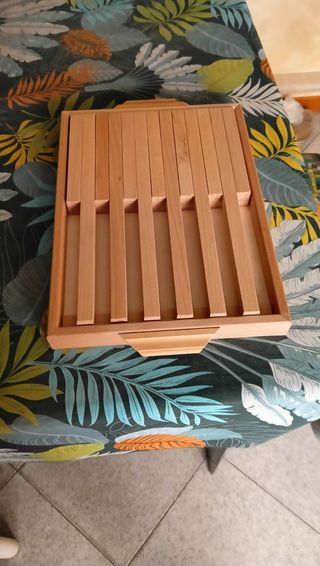 Tagliapane legno con vassoio