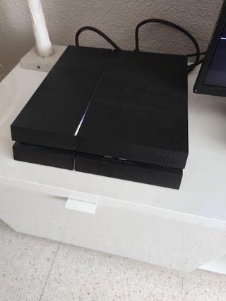 PS4 (PlayStation 4) negra