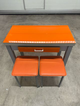 Mesa cocina moderna Naranja con 2 taburetes