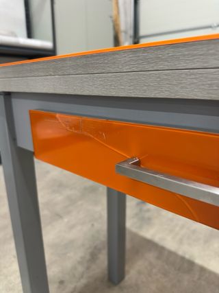 Mesa cocina moderna Naranja con 2 taburetes