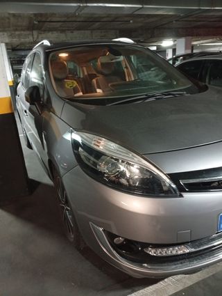 Renault Grand Scenic  Renault Grand Scenic  2012