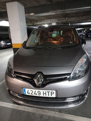 Renault Grand Scenic  Renault Grand Scenic  2012