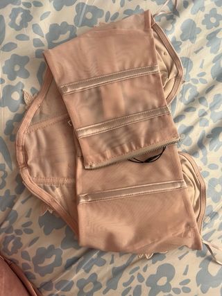 Top Bershka encaje rosa
