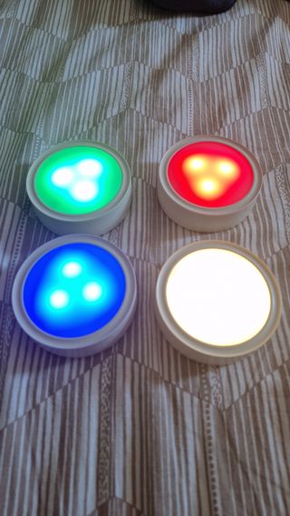 Luci led RGB + bianco caldo a pile