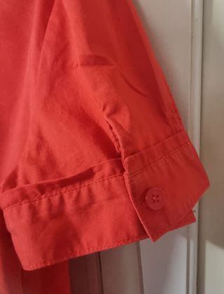Blusa rossa estiva