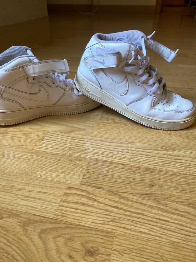 Nike Air Force 1 Mid Blancas - Casi Nuevas