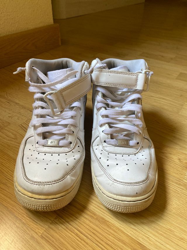 Nike Air Force 1 Mid Blancas - Casi Nuevas
