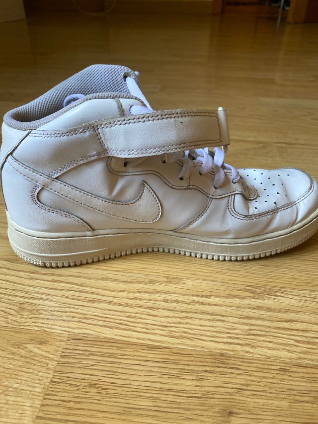 Nike Air Force 1 Mid Blancas - Casi Nuevas