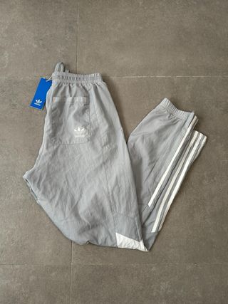 Pantalón Adidas gris vintage Talla S
