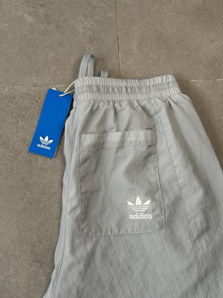 Pantalón Adidas gris vintage Talla S
